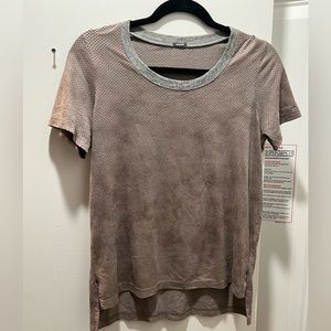 MONROW MESH T-SHIRT…COLOR IS A DISTRESSED TAN/ GRAY….SIZE:SMALL   😎